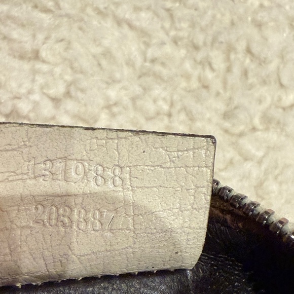 Gucci Beige Monogram Zip Pouch - Picture 7 of 9